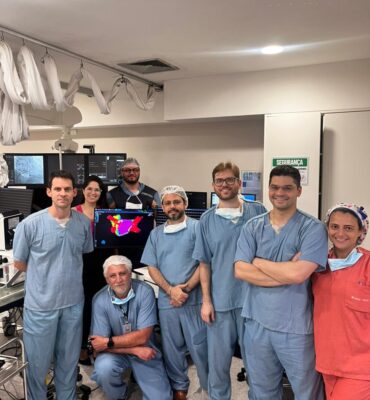 Ablação de fibrilação atrial com o eletro-anatômico 3D Columbus